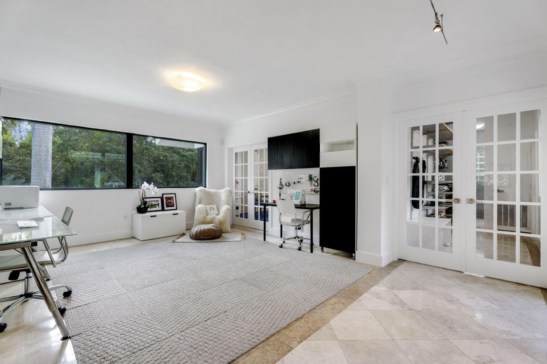For Sale: $4,275,000 (7 beds, 5 baths, 6014 Square Feet)