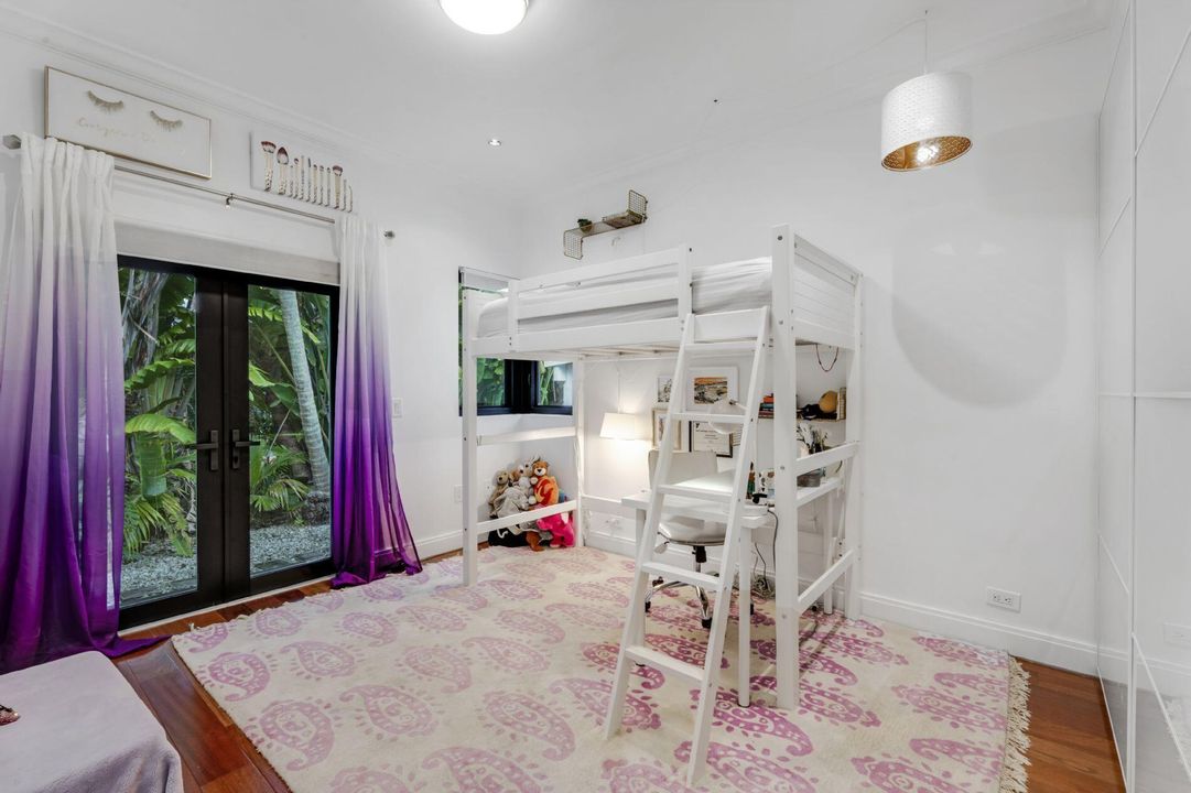 For Sale: $4,275,000 (7 beds, 5 baths, 6014 Square Feet)