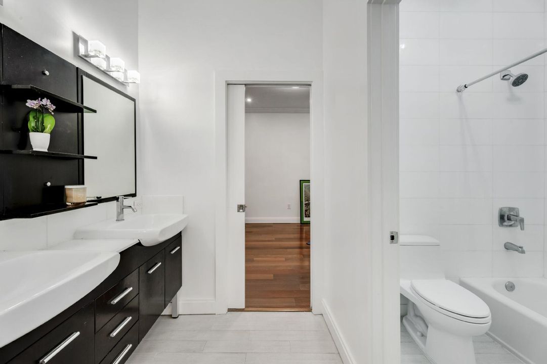 For Sale: $4,275,000 (7 beds, 5 baths, 6014 Square Feet)