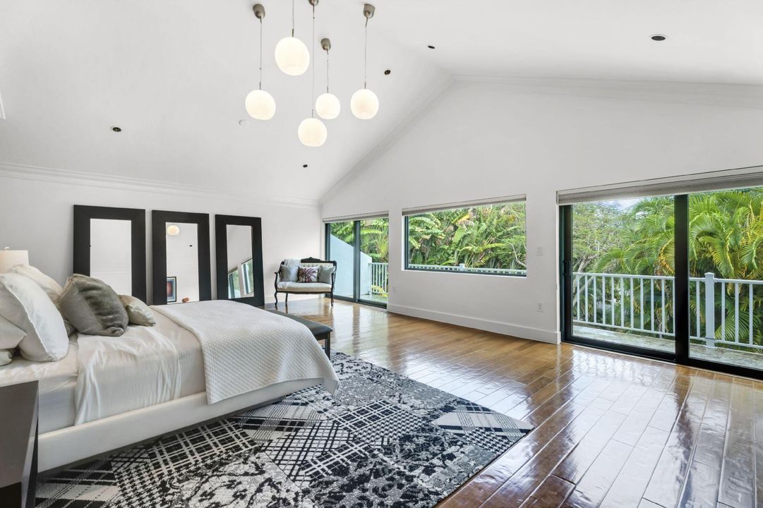 For Sale: $4,275,000 (7 beds, 5 baths, 6014 Square Feet)