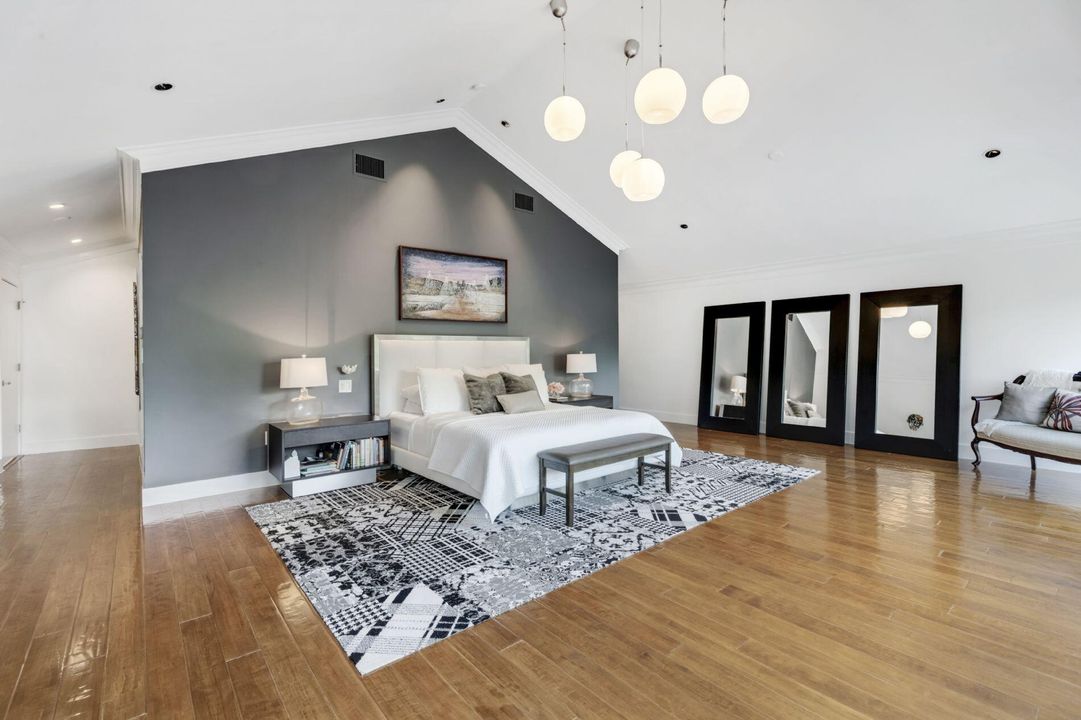 For Sale: $4,275,000 (7 beds, 5 baths, 6014 Square Feet)