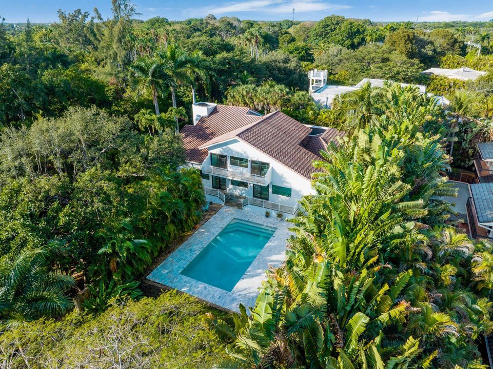 For Sale: $4,275,000 (7 beds, 5 baths, 6014 Square Feet)