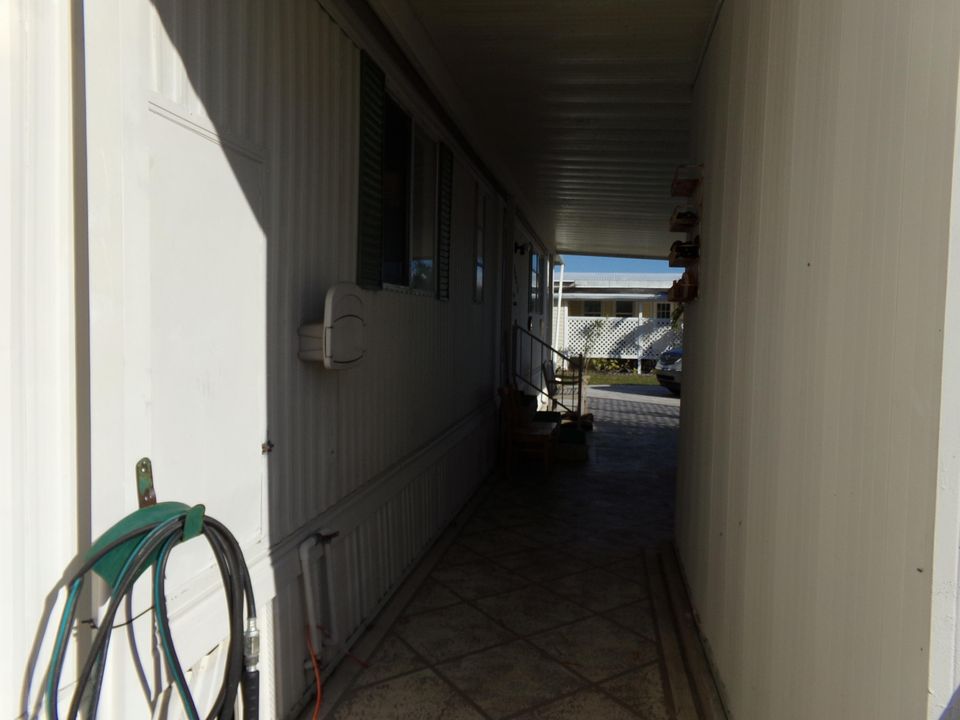 Active With Contract: $129,000 (2 beds, 2 baths, 1248 Square Feet)