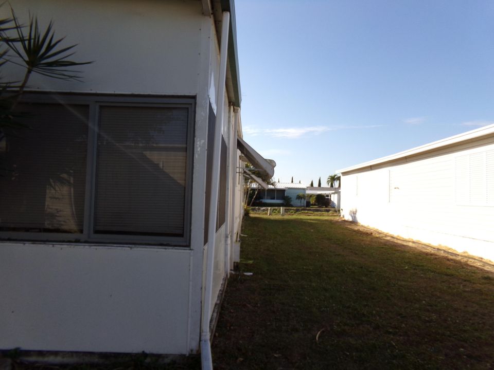 Active With Contract: $129,000 (2 beds, 2 baths, 1248 Square Feet)