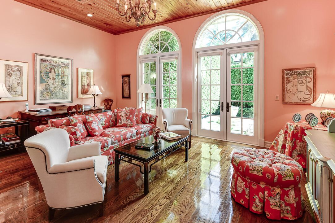 Active With Contract: $12,900,000 (3 beds, 5 baths, 4712 Square Feet)