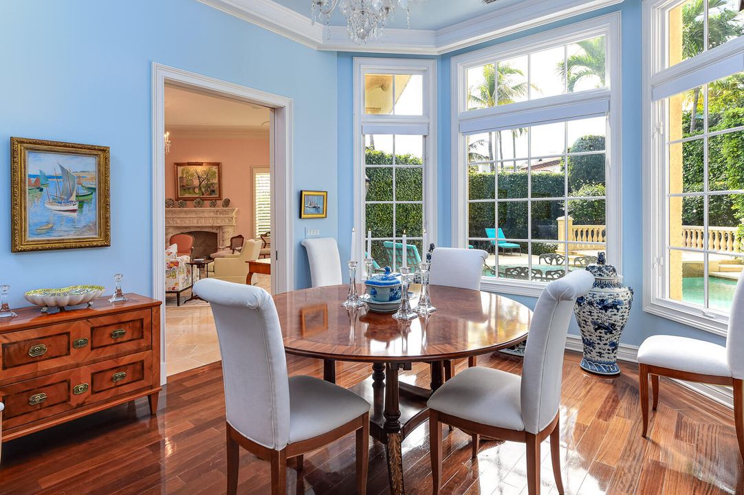 Active With Contract: $12,900,000 (3 beds, 5 baths, 4712 Square Feet)