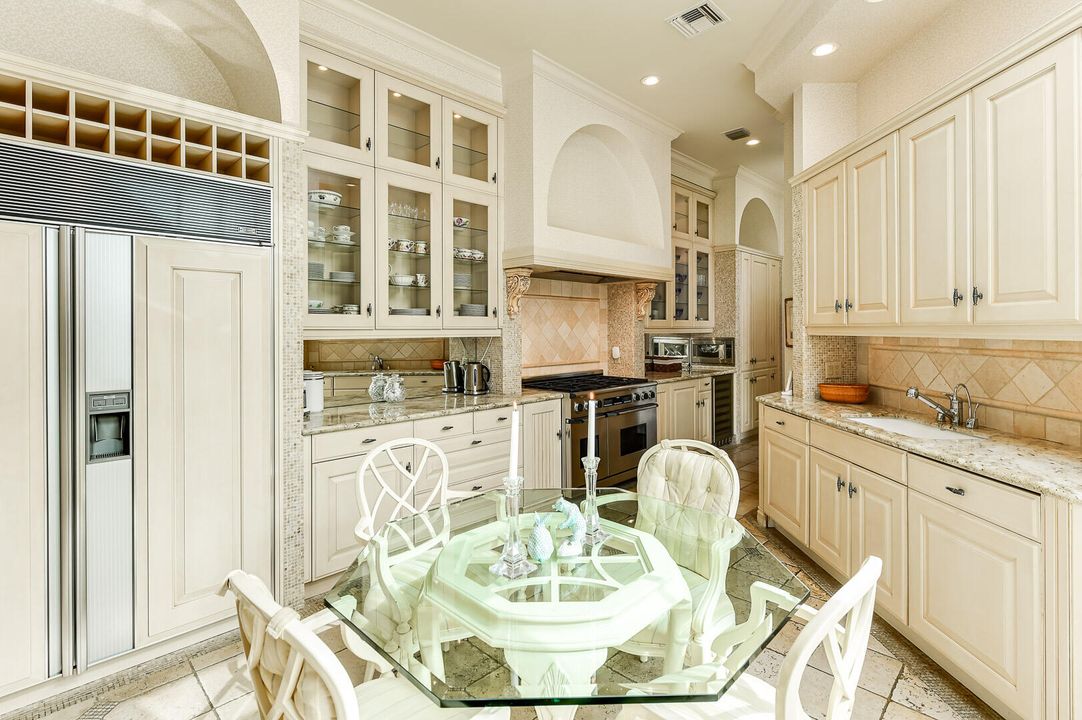 Active With Contract: $12,900,000 (3 beds, 5 baths, 4712 Square Feet)