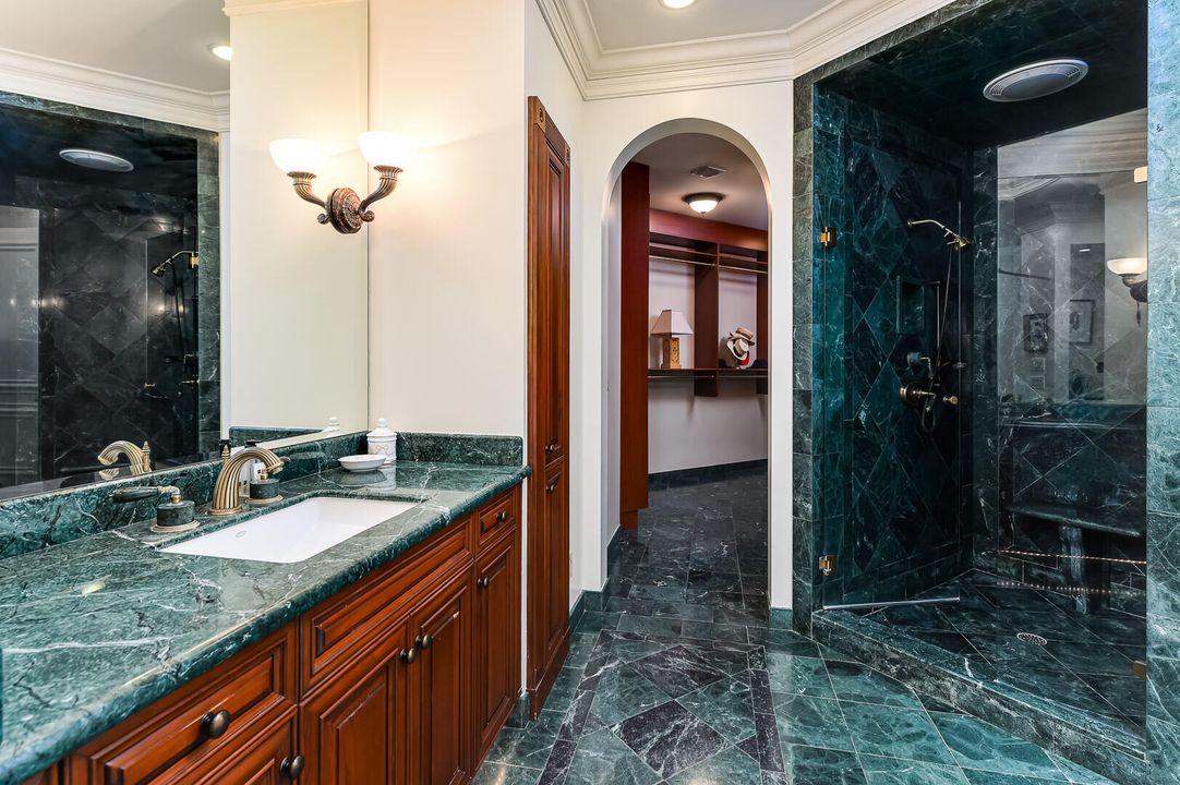 Active With Contract: $12,900,000 (3 beds, 5 baths, 4712 Square Feet)