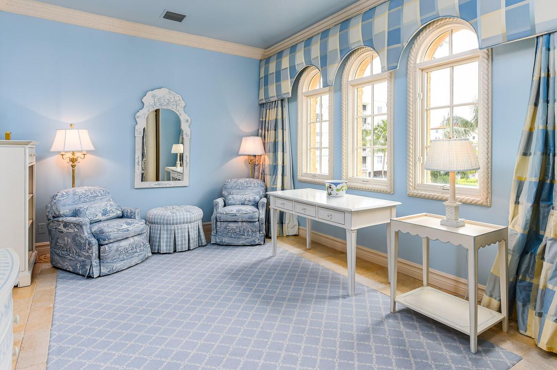 Active With Contract: $12,900,000 (3 beds, 5 baths, 4712 Square Feet)