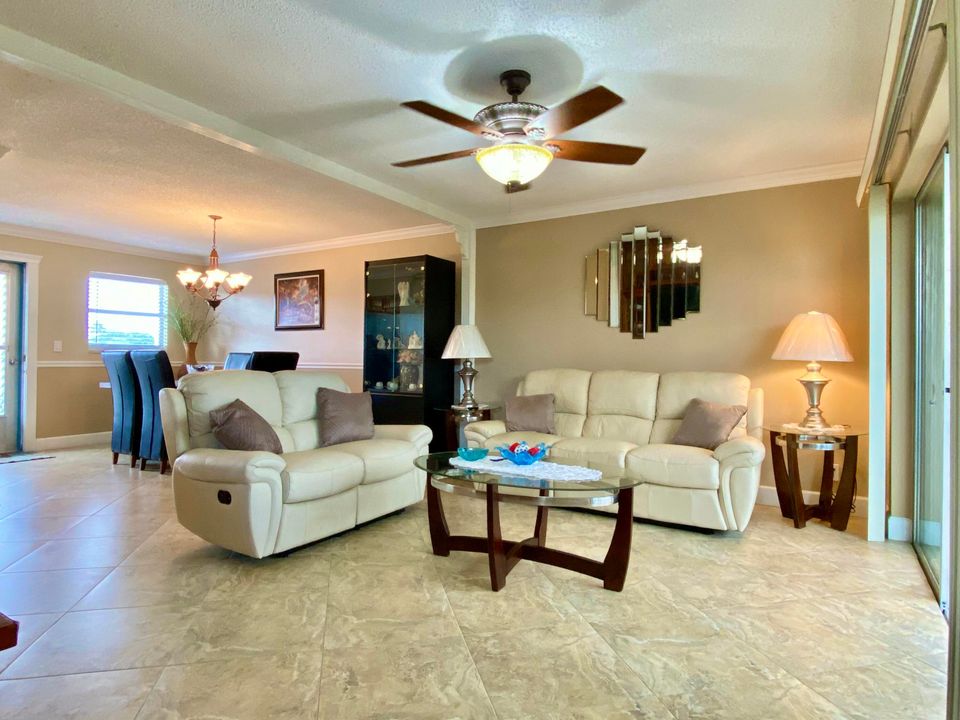Active With Contract: $70,000 (1 beds, 1 baths, 900 Square Feet)