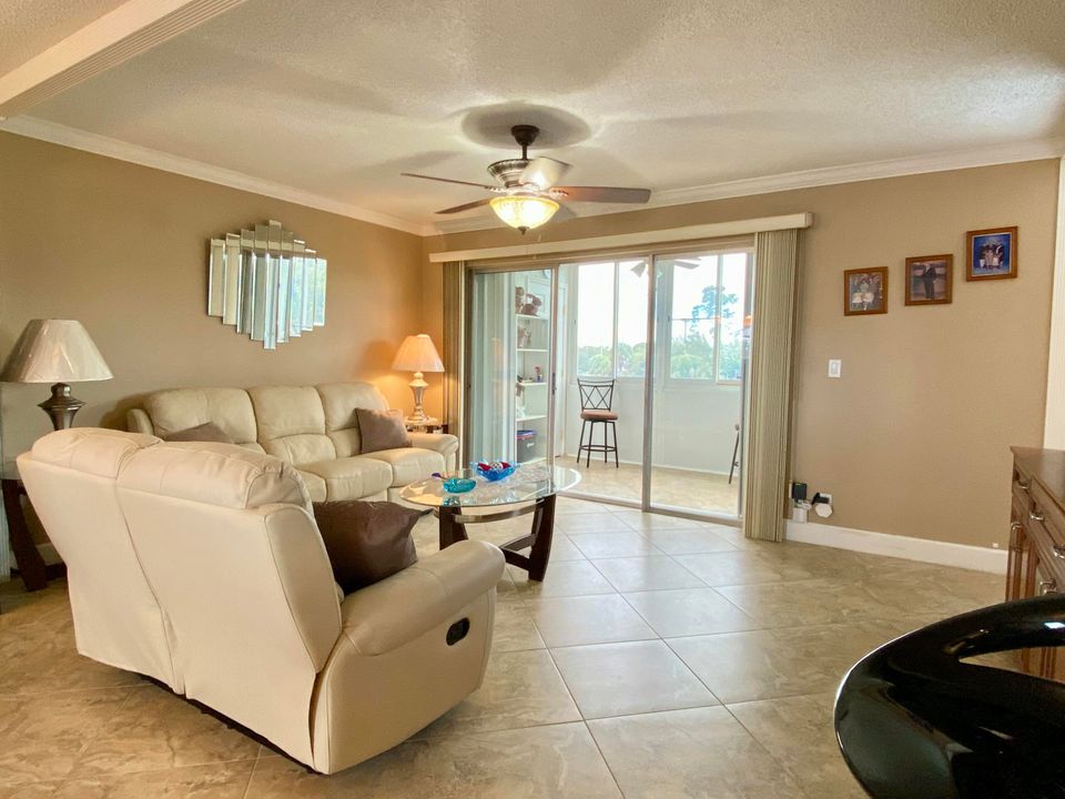 Active With Contract: $70,000 (1 beds, 1 baths, 900 Square Feet)