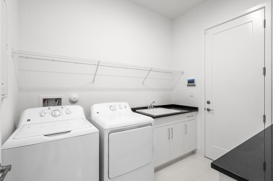 Activo con contrato: $10,990 (5 camas, 5 baños, 3373 Pies cuadrados)