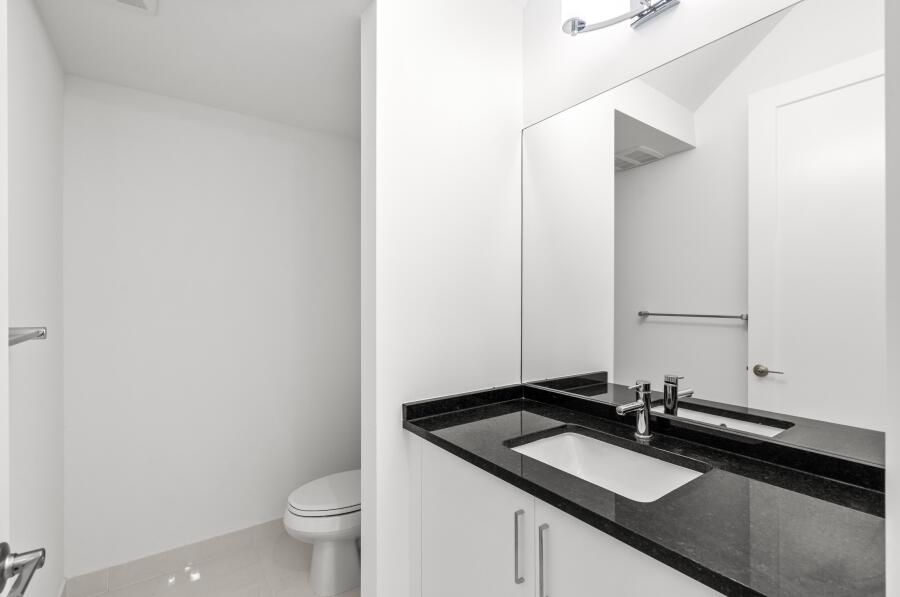 Activo con contrato: $10,990 (5 camas, 5 baños, 3373 Pies cuadrados)