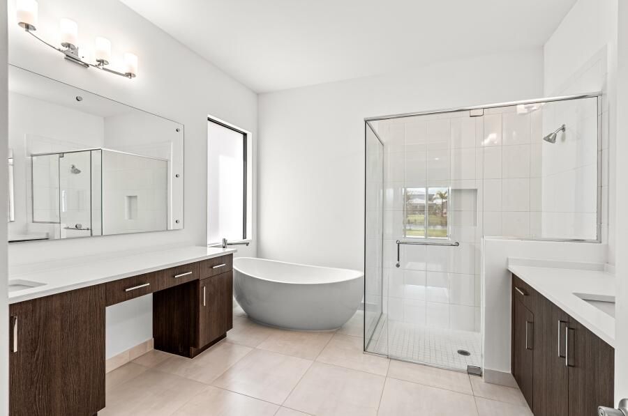 Activo con contrato: $10,990 (5 camas, 5 baños, 3373 Pies cuadrados)