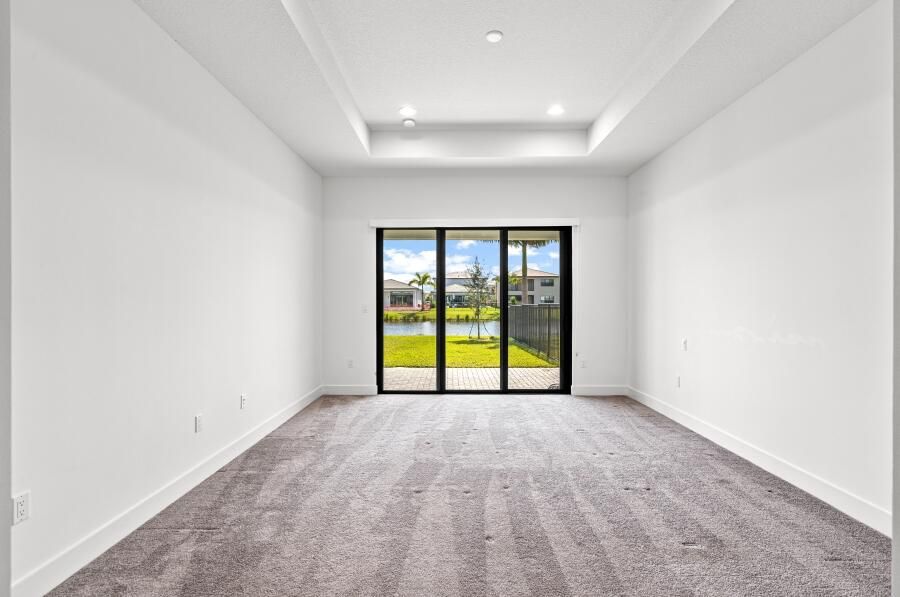 Activo con contrato: $10,990 (5 camas, 5 baños, 3373 Pies cuadrados)