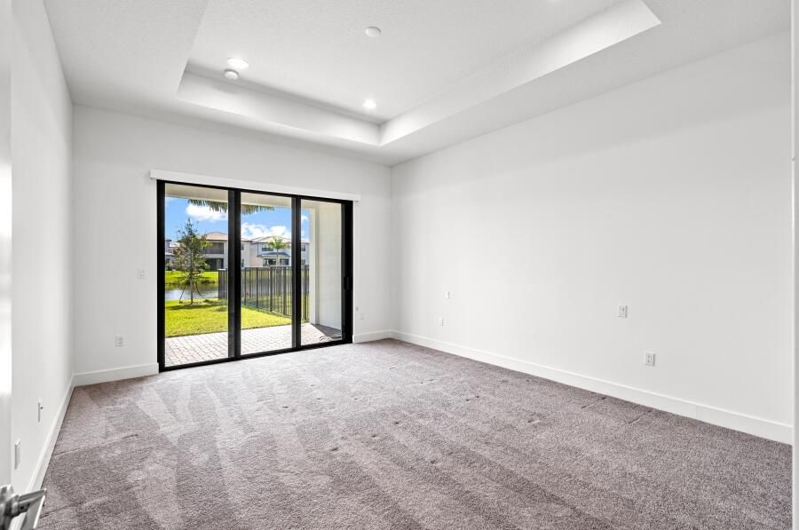 Activo con contrato: $10,990 (5 camas, 5 baños, 3373 Pies cuadrados)