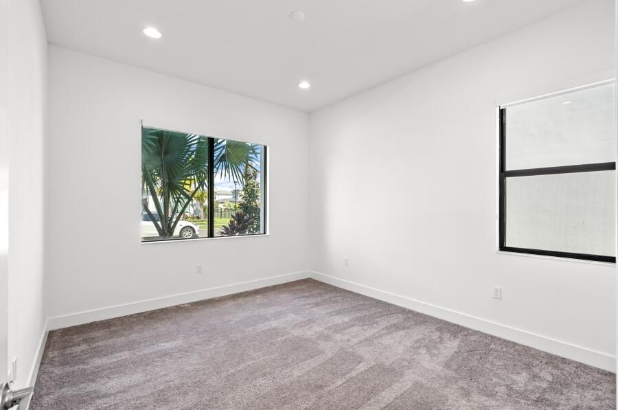 Activo con contrato: $10,990 (5 camas, 5 baños, 3373 Pies cuadrados)