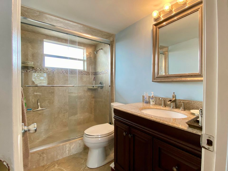 Active With Contract: $70,000 (1 beds, 1 baths, 900 Square Feet)