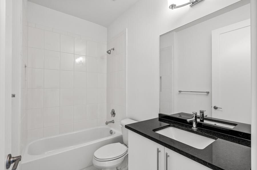 Activo con contrato: $10,990 (5 camas, 5 baños, 3373 Pies cuadrados)