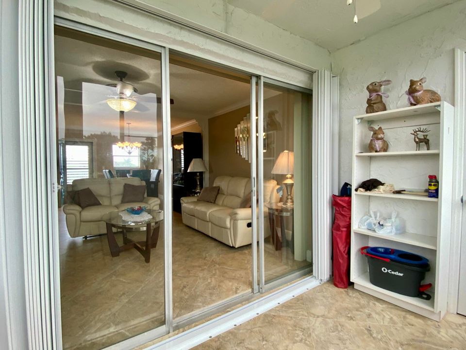 Active With Contract: $70,000 (1 beds, 1 baths, 900 Square Feet)