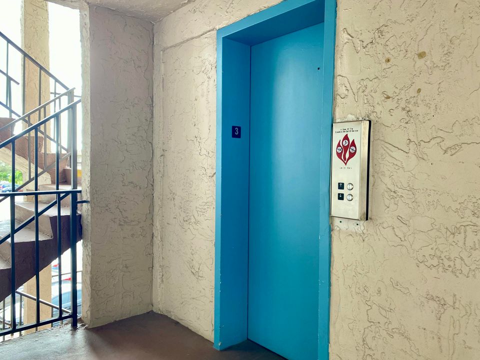 Active With Contract: $70,000 (1 beds, 1 baths, 900 Square Feet)