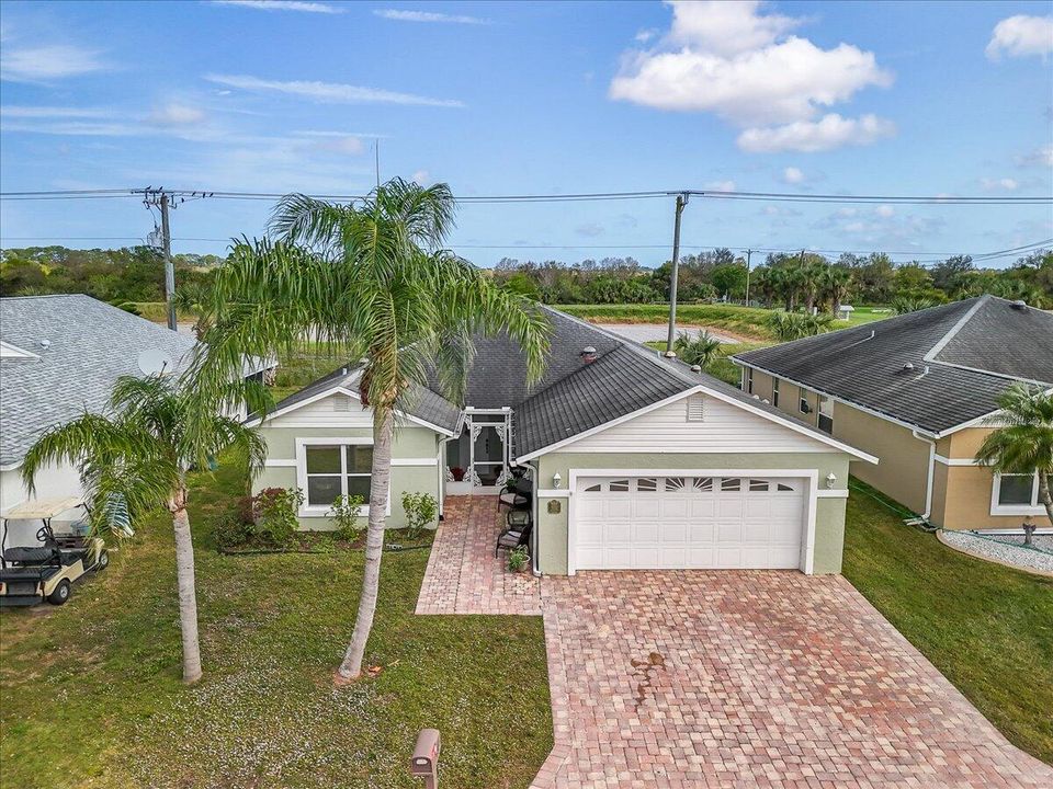 Active With Contract: $200,000 (3 beds, 2 baths, 1714 Square Feet)