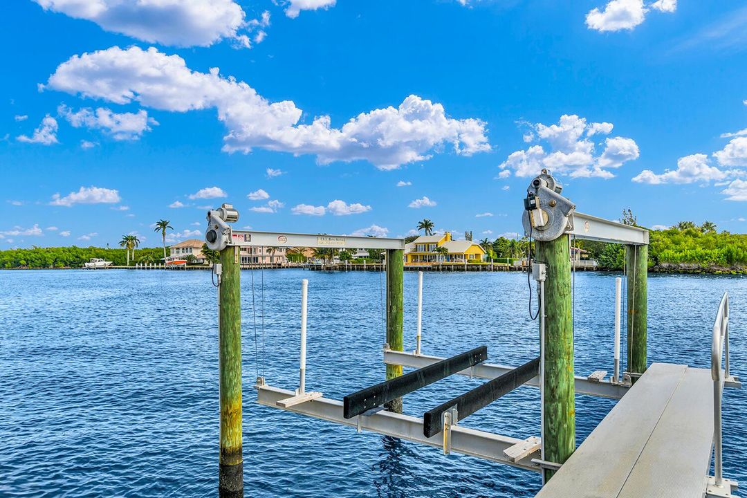 For Sale: $4,899,900 (3 beds, 2 baths, 2234 Square Feet)