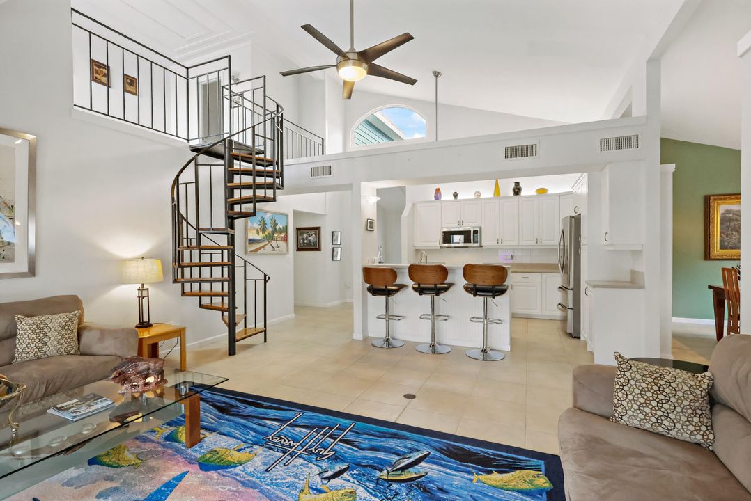 En Venta: $995,000 (3 camas, 2 baños, 1958 Pies cuadrados)