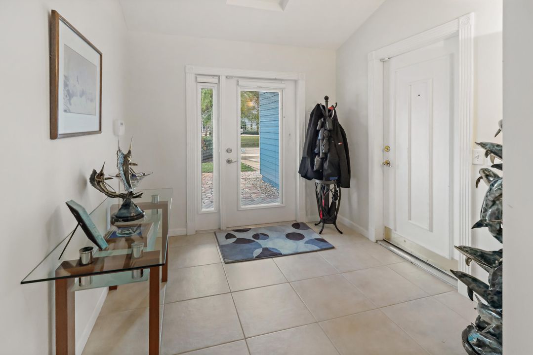 En Venta: $995,000 (3 camas, 2 baños, 1958 Pies cuadrados)