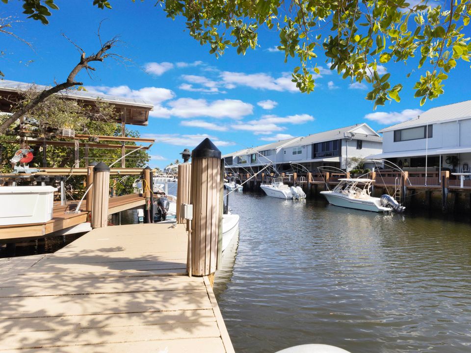 На продажу: $698,000 (2 спален, 2 ванн, 1700 Квадратных фут)