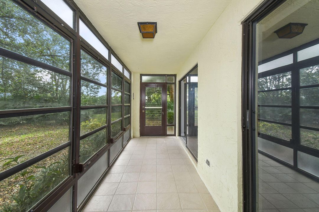 Под контрактом: $199,999 (2 спален, 2 ванн, 1107 Квадратных фут)