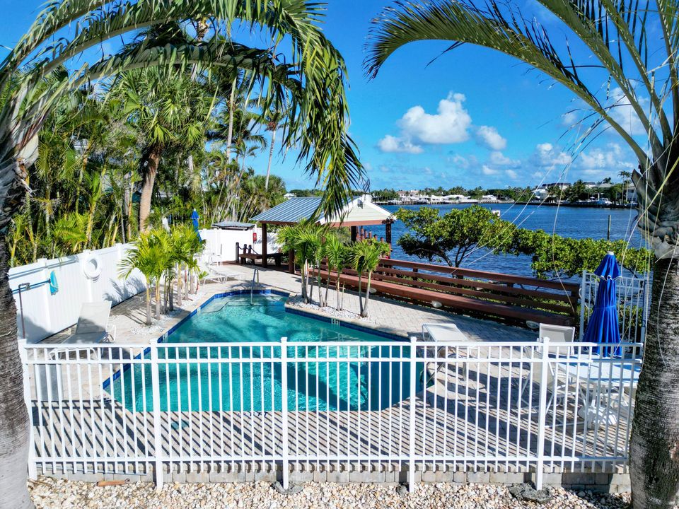 For Sale: $649,900 (2 beds, 2 baths, 1566 Square Feet)