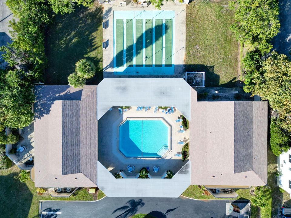 Activo con contrato: $124,990 (2 camas, 2 baños, 1122 Pies cuadrados)