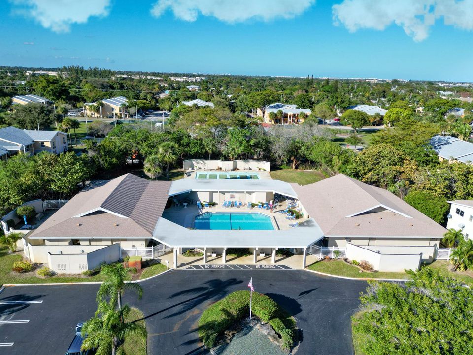 Activo con contrato: $124,990 (2 camas, 2 baños, 1122 Pies cuadrados)