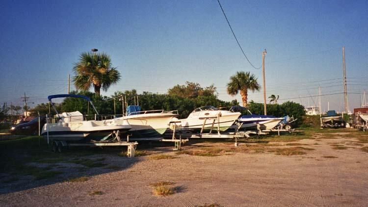 Под контрактом: $310,000 (2 спален, 2 ванн, 1316 Квадратных фут)