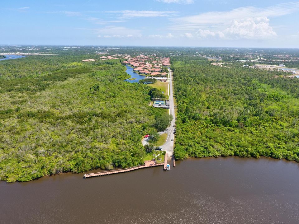 Под контрактом: $199,999 (2 спален, 2 ванн, 1107 Квадратных фут)