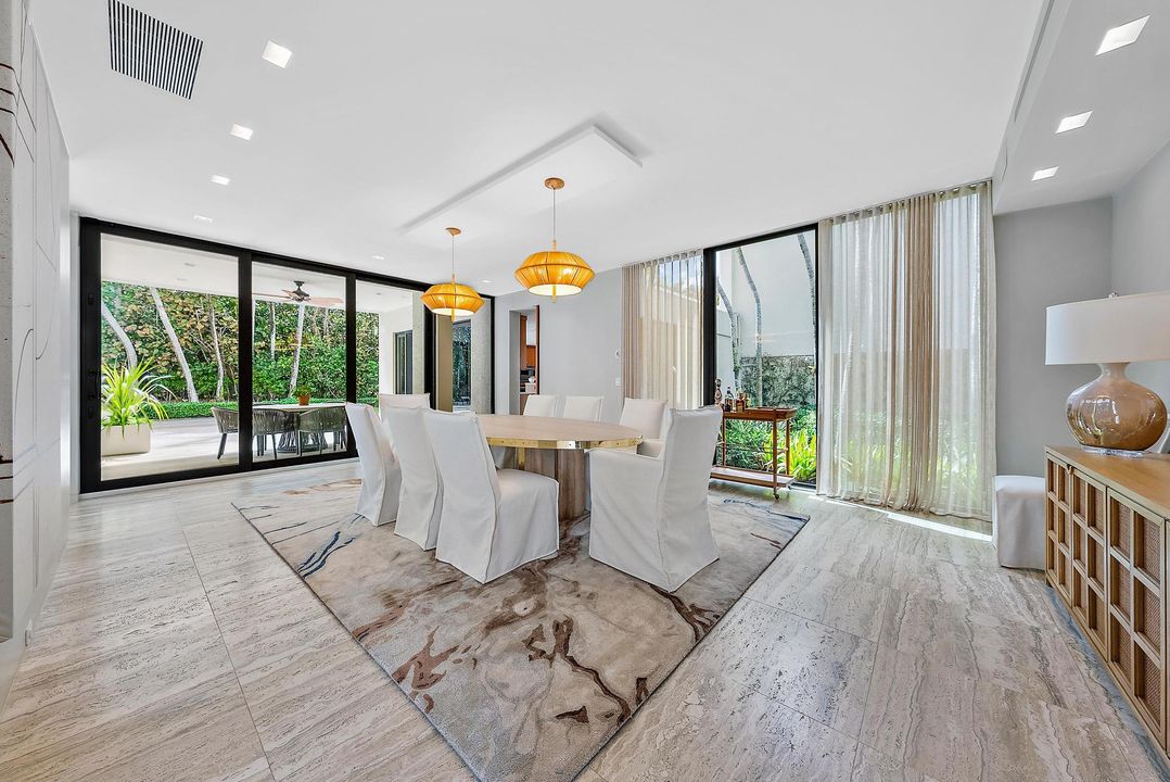 合同活跃: $125,000 (5 贝兹, 7 浴室, 8005 平方英尺)