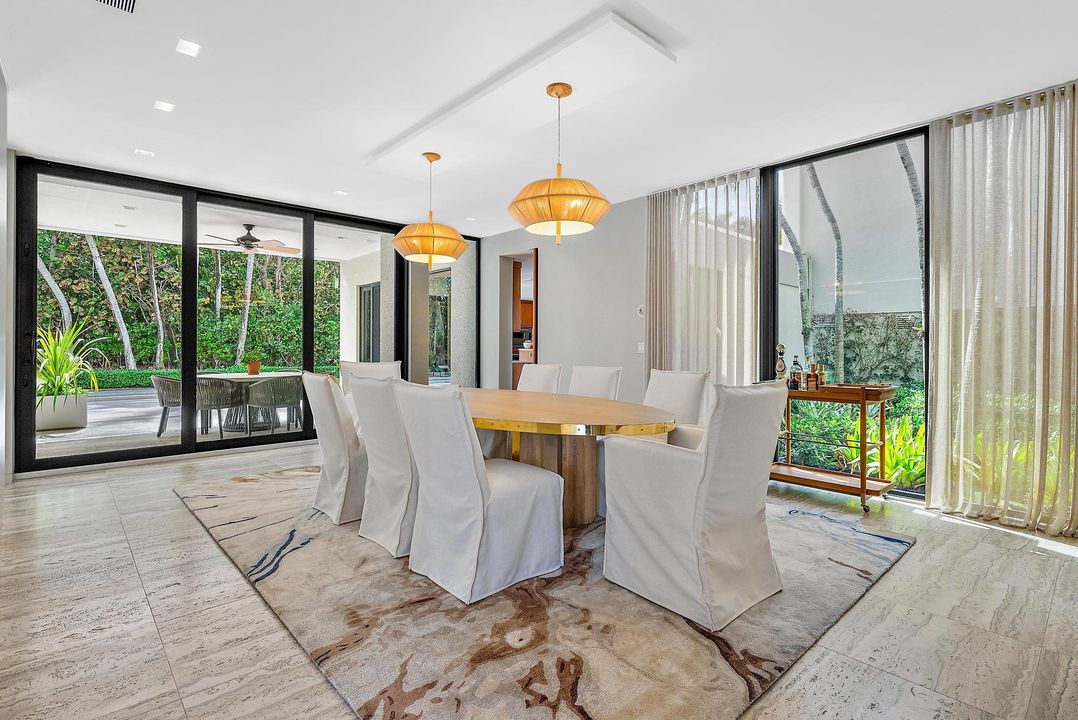 合同活跃: $125,000 (5 贝兹, 7 浴室, 8005 平方英尺)