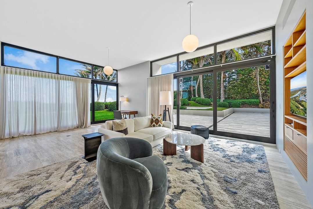 合同活跃: $125,000 (5 贝兹, 7 浴室, 8005 平方英尺)