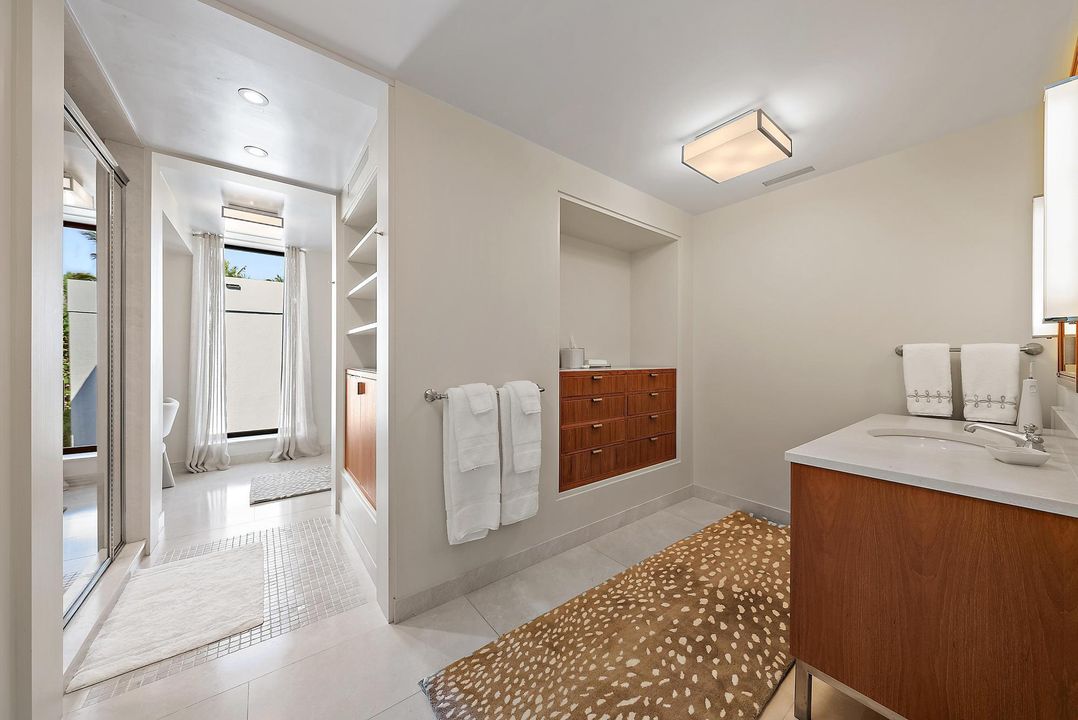 合同活跃: $125,000 (5 贝兹, 7 浴室, 8005 平方英尺)