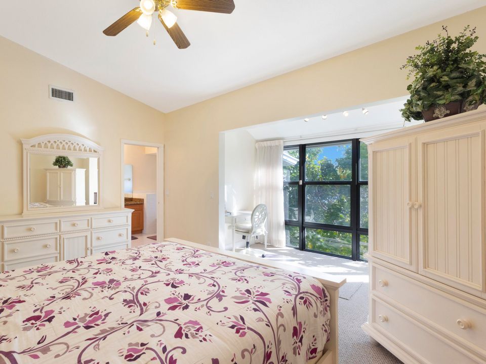 На продажу: $698,000 (2 спален, 2 ванн, 1700 Квадратных фут)