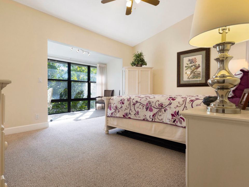 На продажу: $698,000 (2 спален, 2 ванн, 1700 Квадратных фут)