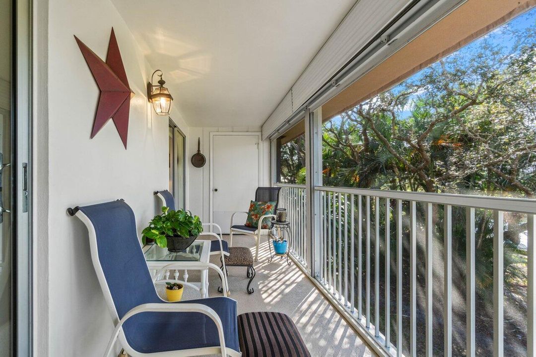 На продажу: $167,000 (2 спален, 1 ванн, 910 Квадратных фут)