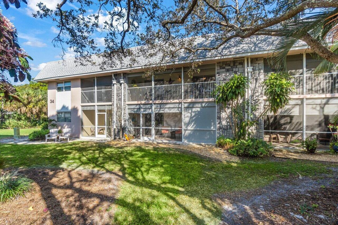 На продажу: $167,000 (2 спален, 1 ванн, 910 Квадратных фут)