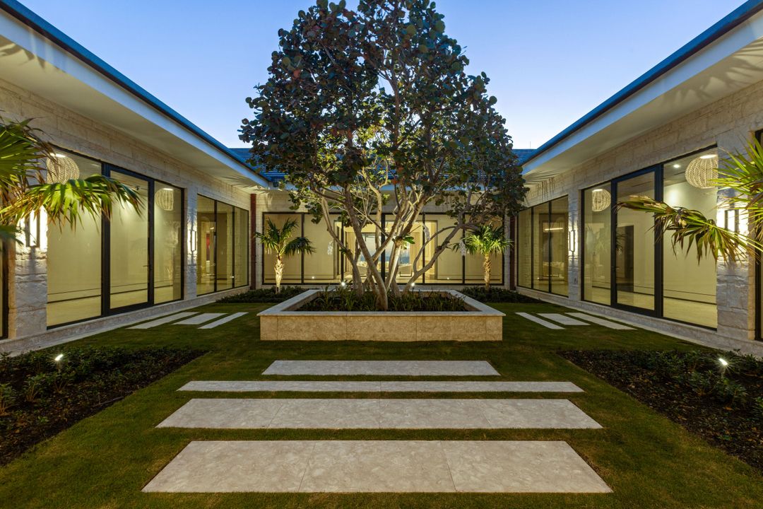 For Sale: $79,000,000 (8 beds, 9 baths, 18126 Square Feet)