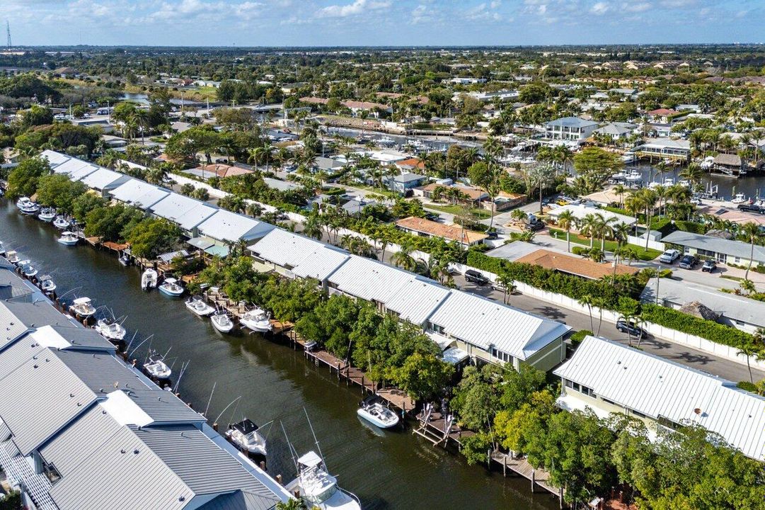 En Venta: $895,000 (2 camas, 2 baños, 1566 Pies cuadrados)