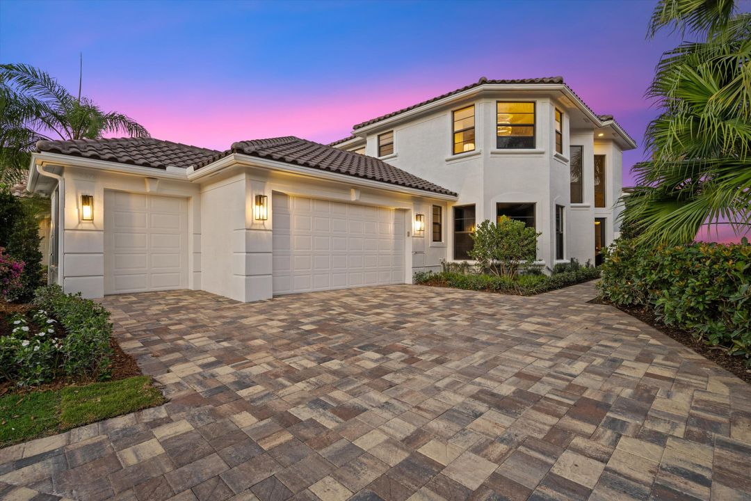 Active With Contract: $2,695,000 (5 beds, 4 baths, 3427 Square Feet)