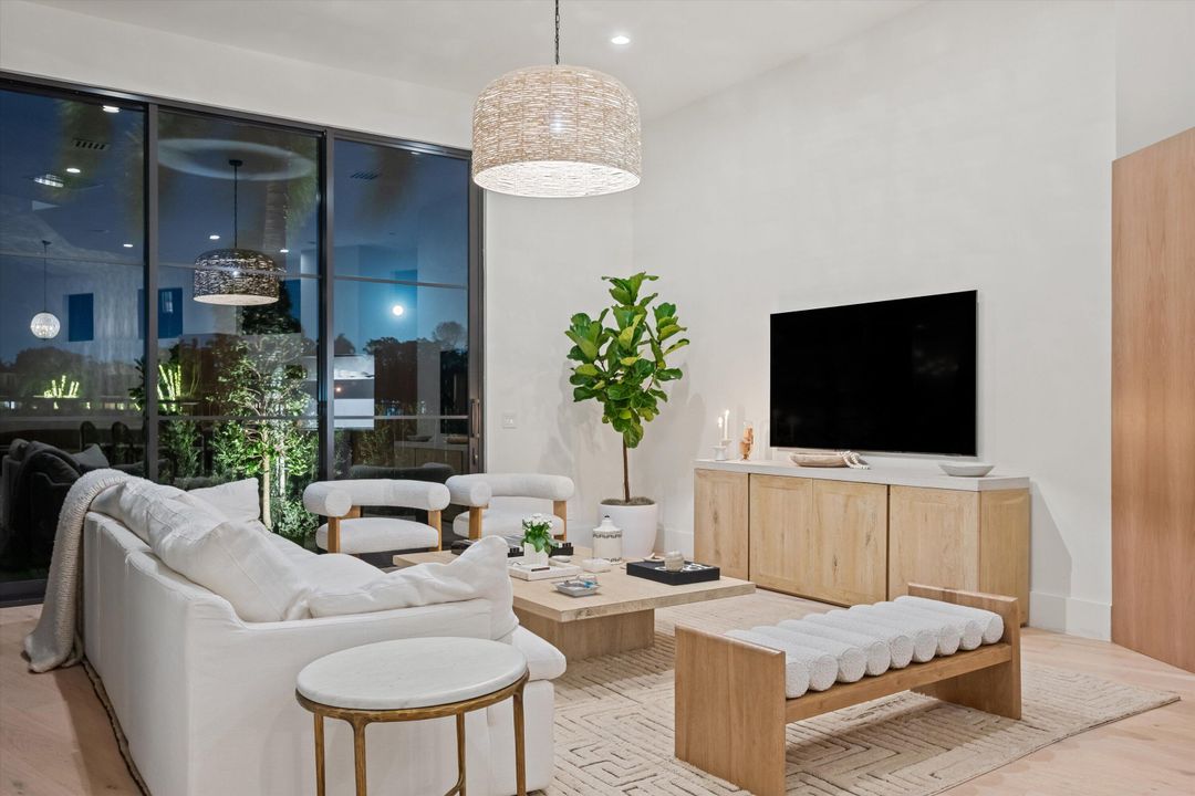 Active With Contract: $2,695,000 (5 beds, 4 baths, 3427 Square Feet)