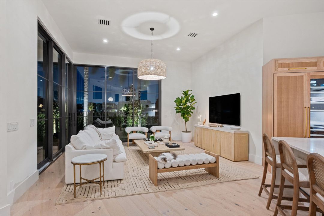 Active With Contract: $2,695,000 (5 beds, 4 baths, 3427 Square Feet)