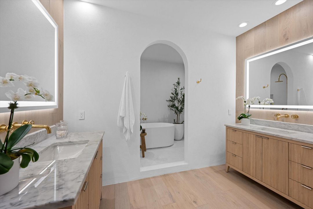 Active With Contract: $2,695,000 (5 beds, 4 baths, 3427 Square Feet)